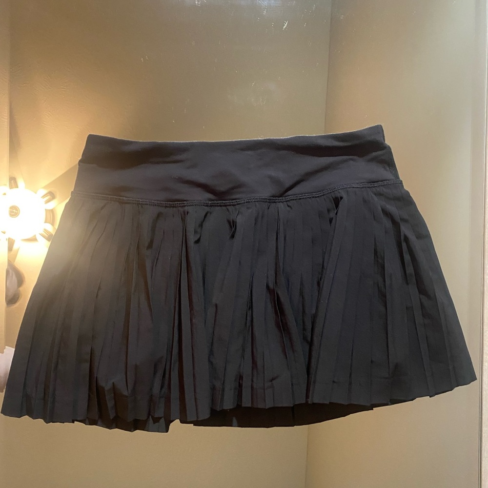 lululemon black pleaded skirt